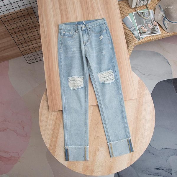 Design de bainha alta jeans feminino! Exportação de calças rasgadas macias, confortáveis/de cor clara e água para esfregar