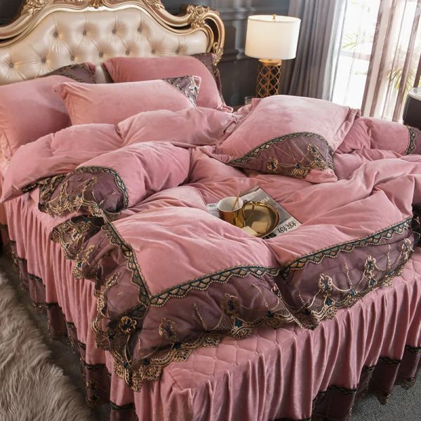 Conjuntos de cama de quatro peças estilo princesa coral velo dupla face veludo acolchoado saia de renda flanela capa de edredão de alta qualidade
