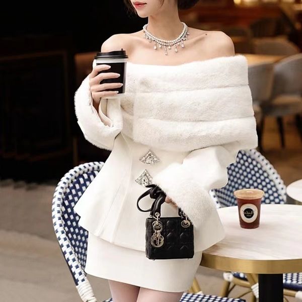 2024 Neues Damen-Set aus Leder und Pelz Rich Family Thousand Gold Fur, weiblicher Xiaoxiangfeng Heavy Industry One Shoulder Imitation Fox Hair Water Diamond Coat