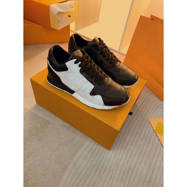 Top-Luxusdesigner Run Away Outdoor-Schuhe Leder-Sneakers Klassische Schuhe Günstige Discount-Trainer Großhandel Pupular-Schuhe Ausrüstung