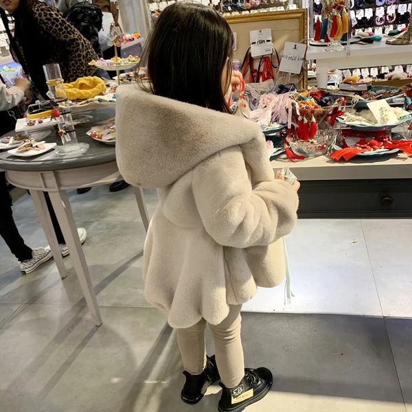 Cappotto Moda Bambino Inverno Cappotti di pelliccia caldi per ragazze Giacca a maniche lunghe con cappuccio Festa di Natale Abbigliamento per bambini Outwear 231205