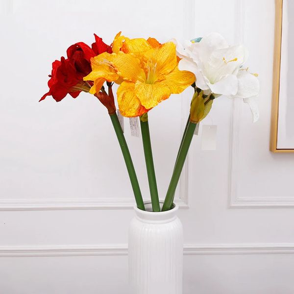 Ghirlande di fiori decorativi Alta qualità 4 teste in pile Clivia fiore artificiale Ramo Amaryllis fiore finto famiglia decorazione di nozze decorazioni di oggetti di scena 231205