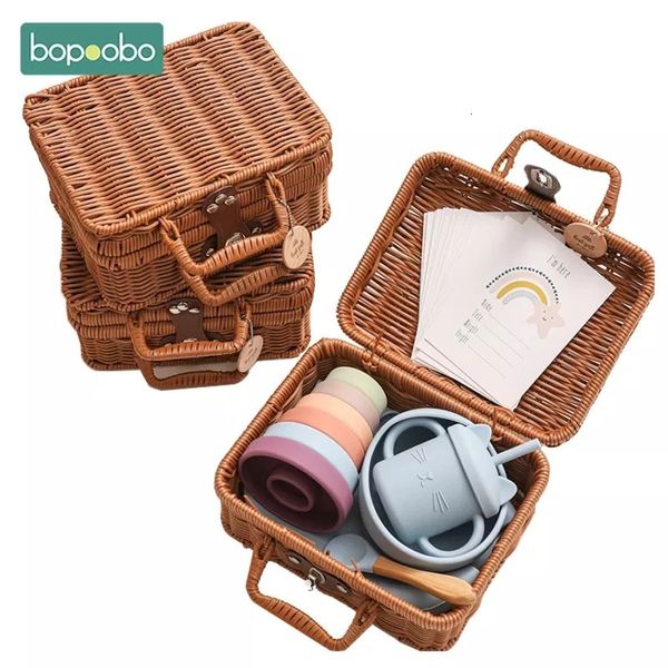 Copos pratos utensílios bopoobo bebê alimentação caixa de talheres conjunto presentes bebê silicone arco-íris empilhador brinquedo conjunto bebê nascimento vintage caixa presentes 231204