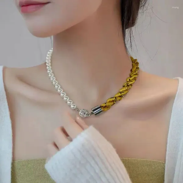 Catene Sciarpa di seta di lusso multifunzionale Collana di perle Bracciale con fibbia magnetica Protezione per il collo primaverile ed estiva da donna