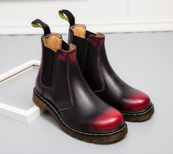 Botas femininas de couro de cano alto super macias com sola macia Doc Martens estilo britânico para homens e mulheres