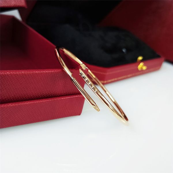 Dünnes Nagelarmband Designerarmband für Frau Sterling Silber Top V-Gold Leichtes High-End-Diamant-18K-Armband mit Kasten