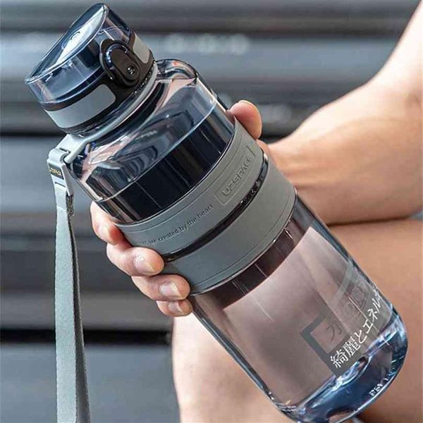 Bottiglia d'acqua di grande capacità 1L 1 5L 2L Bottiglie sportive con corda Fitness all'aperto Corsa Allenamento in palestra Bollitore in plastica BPA 210907240g