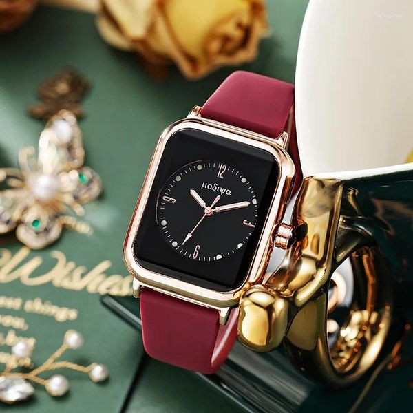 Relógios de pulso Literário Luminoso Quartz Relógio Feminino Mulheres Net Vermelho Moda Sílica Gel Pequeno Quadrado