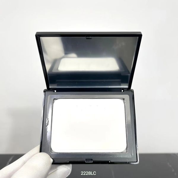 Pouder in polvere prismatica che riflette la luce Prismatique Reflechissant La Lumiere 10g Trucco viso Fissante in polvere Perfezionamento della carnagione