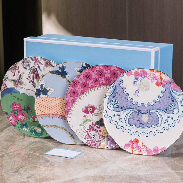 Роскошный набор из четырех тарелок с цветами и узором танцующей бабочки Западная тарелка из костяного фарфора Десертный торт Поднос с фруктами в китайском стиле с подарочной коробкой