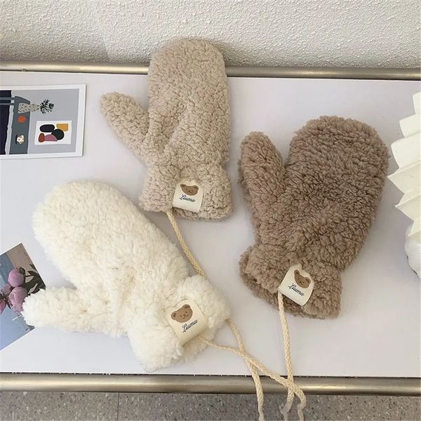 Cinco Dedos Luvas Bonito Urso Branco Pelúcia Engrossado Inverno Manter Estudantes Quentes Passeio Frio À Prova de Vento Roupa Interior Mittens Pendurado Pescoço Famale 231205