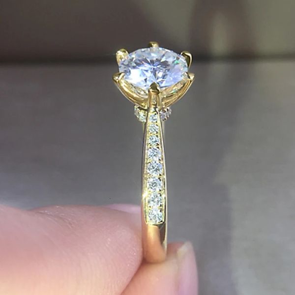 Anéis de casamento Huitan Simples Elegante Design Cubic Zircon para Mulheres Luxo Ouro Cor Tendência Amor Jóias Noivado 231205