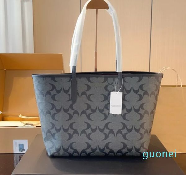 Borsa tote di alta qualità Borsa per la spesa di design di lusso con fibbia a ventosa Modello classico Elegante e durevole, grande capacità, il miglior zaino da viaggio