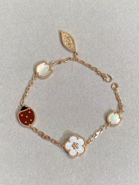 Vanly neues Sieben-Sterne-Marienkäfer-Multifell-Armband für Damen in hellem, luxuriösem, doppelseitigem weißen Fritillaria-Cleefly-Armband aus plattiertem K-Gold