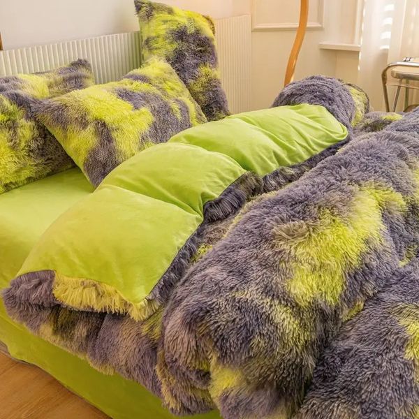 Set di biancheria da letto di lusso 4 pezzi Super Shaggy morbido pile di corallo caldo e accogliente set di biancheria da letto in velluto di visone copripiumino copripiumino set copriletto coperta 231206