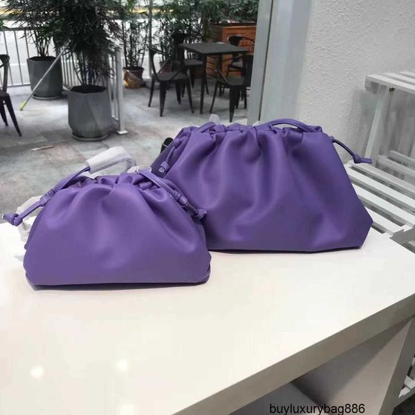 Designer sacos de embreagem bottegavveneta bolsas femininas estilo tricô couro tecido bolsa feminina 2024 nova estrela uma alça de ombro com saco de nuvem hbdj