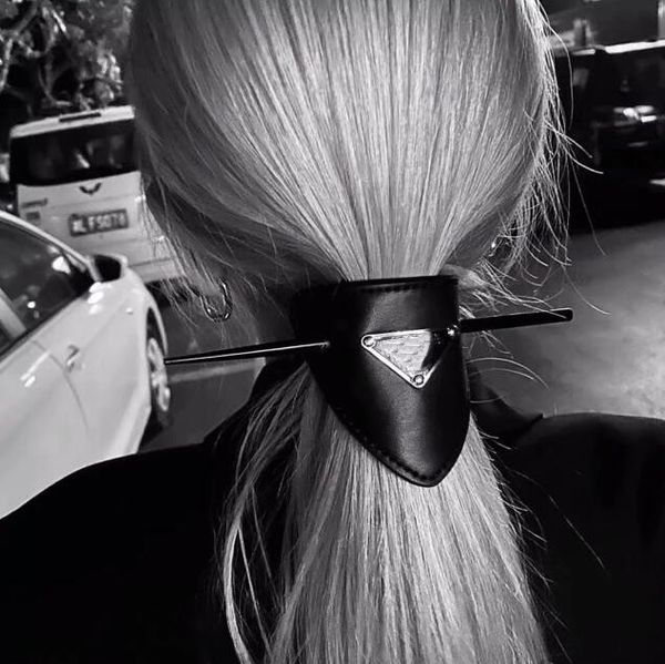 Top Designer PU Hairpin Lady Cabelo Jóias Moda Cabelos Acessórios Elegante Preto Branco Couro Pony Tails Titular Menina Cabelo Círculo Elegante Cabelo Pins Nupcial