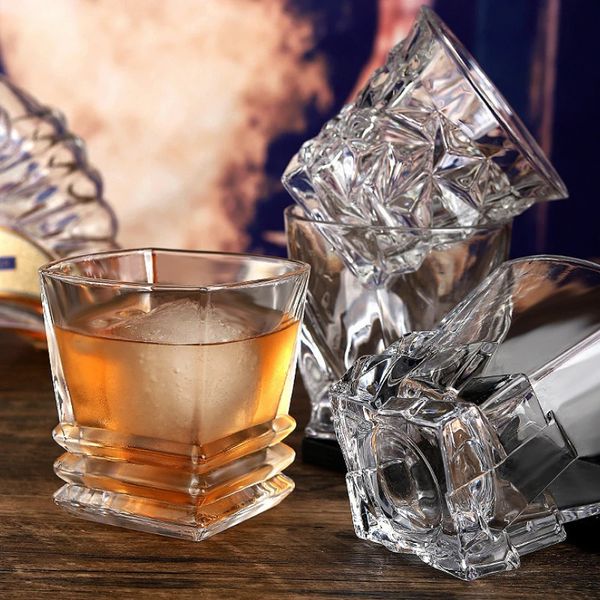 Verres à vin 280 ml Drinkware Whisky Verre Carré Pagode En Forme De Cristal Vin Bouteille De Boire Bar Partie Transparent Brandy Tasse 231205