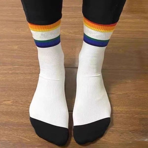 Designer para homens mulheres puro algodão cores esportes casal carta meia secagem rápida respirável arco-íris na moda meias