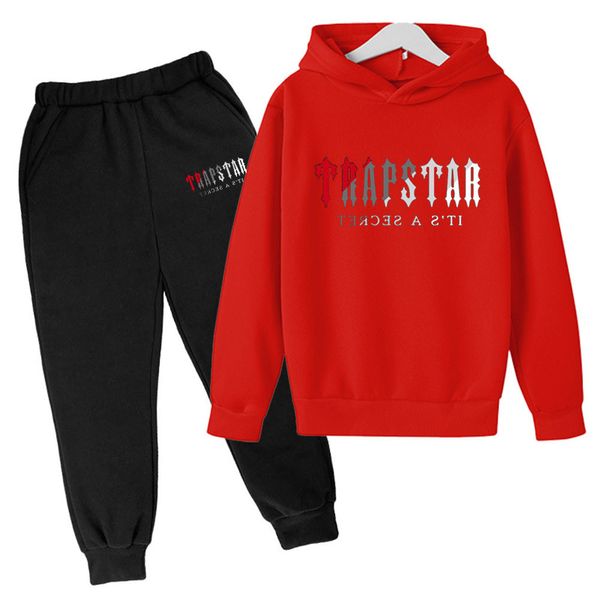 Herren-Designer-Kapuzenpullover stellt Hoodies dar. Trainingsanzug-Hoodie-Sportset für Kinder und Jugendliche. Designer-Bekleidungsmarke mit Kapuze für Herrenpullover setzt weißen Kapuzenpullover Tiger Z6 in Szene