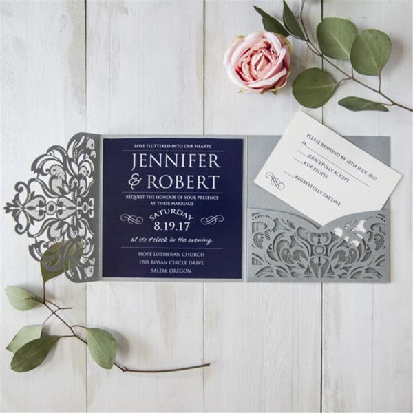 50 pezzi avorio tri-fold ritaglio laser traforato fiore set di carte di invito a nozze cartolina rapporti commerciali di fascia alta possono stampare