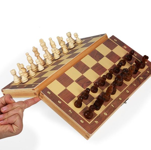 Großes Schachbrett aus magnetischem Holz zum Zusammenklappen mit gefilzten Spielbrettern im Inneren zur Aufbewahrung für Erwachsene, Kinder, Anfänger2039104