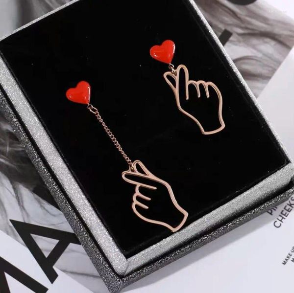 Orecchini a lobo Alla moda Orecchino a forma di cuore coreano per le donne Amore Gesto della mano Asimmetria Collare per San Valentino Pendientes Bijoux