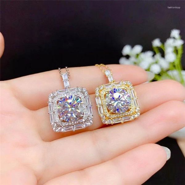 Ciondoli Argento 925 Originale placcato oro giallo 18 carati 5 diamanti a taglio brillante Test Past D Color Moissanite Collana con ciondolo nuziale