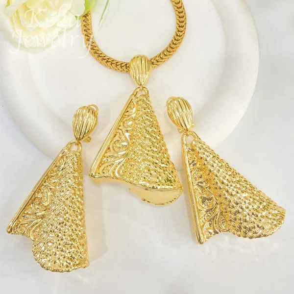 Conjuntos de jóias de casamento 24k banhado a ouro conjunto de cobre brincos de pingente geométrico para mulheres uso diário festa aniversário acessórios 231207