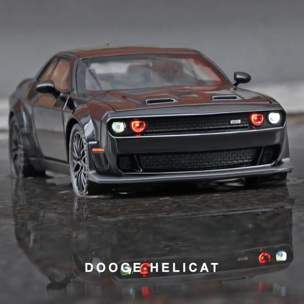 Elétrica RC Track 1 32 Dodge Challenger Hellcat Redeye Alloy Muscle Car Modelo Som e Luz Brinquedo Infantil Colecionáveis Presente de Aniversário 231207