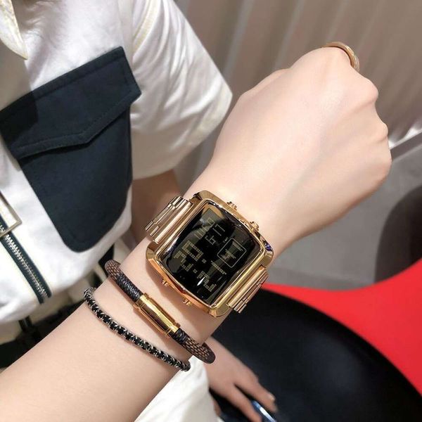 Nuova tendenza Tiktok Stesso orologio Temperamento semplice Orologio da donna multifunzionale alla moda impermeabile