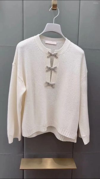 Maglioni da donna 2023 Autunno/Inverno Collo bianco Fatto a mano con paillettes Fiocco Nodo Hollow Girocollo Loose Fit Maglione lavorato a maglia a maniche lunghe