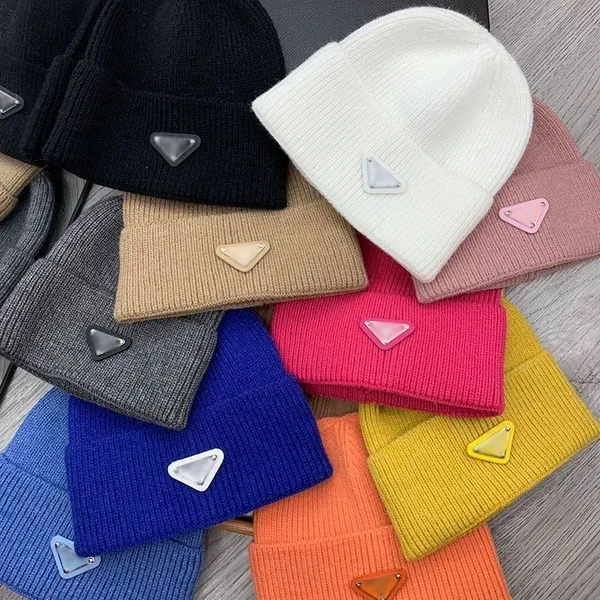 Inverno Knit Designer Beanie 10 Cores Luxo P Chapéus de Beisebol Ao Ar Livre Mulher Carta Triângulo Bonnet De Lã Homem Cabeça Quente Cashmere Crânio Caps Casual Trucker Chapéus Equipados