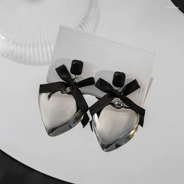Orecchini pendenti esagera Kpop Egirl Peach Love Heart Estetico Bowknot nero Orecchino con fiocco per le donne Anelli per orecchie coreani Gioielli di moda