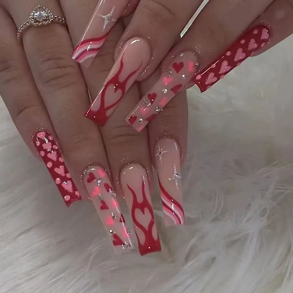 Unhas Falsas 24pcsBox Long T Handmade Dia dos Namorados Francês Chama Onda Amor com Diamante Falso Prego Realce Gel À Prova D 'Água Unhas Falsas 231207