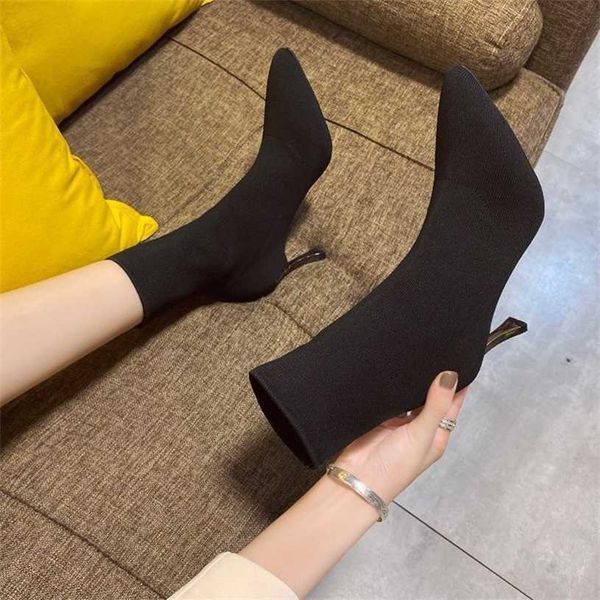 Sapatos femininos de outono preto Tecido de alto salto elástico de alto salto fino botas curtas meias de moda versátil mulheres mulheres