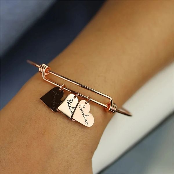 Charme pulseiras personalizado coração charme pulseira para mãe personalizado mão gravada nome jóias irmãs dama de honra pulseira presente do dia das mães 231206