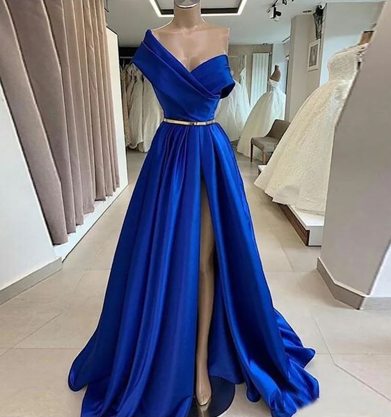 Abiti da sera Royal Blue A Line Abito da ballo Party Nuovo personalizzato Taglie forti Cerniera con lacci Monospalla Senza maniche Spacchi alti fino alla coscia in raso