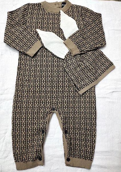 Pagliaccetti Nuovo 2024 Moda Inverno Lettera Stile Coperta Abbigliamento per bambini Maglione lavorato a maglia di lana marrone Neonate Felpa con cappuccio e cappello 231208