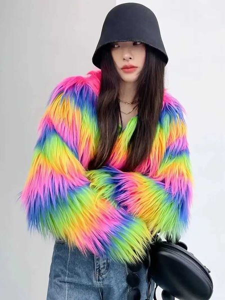 Модное красочное радужное волосатое пальто из искусственного меха, женское укороченный топ, осенне-зимняя пушистая укороченная куртка, праздничная одежда