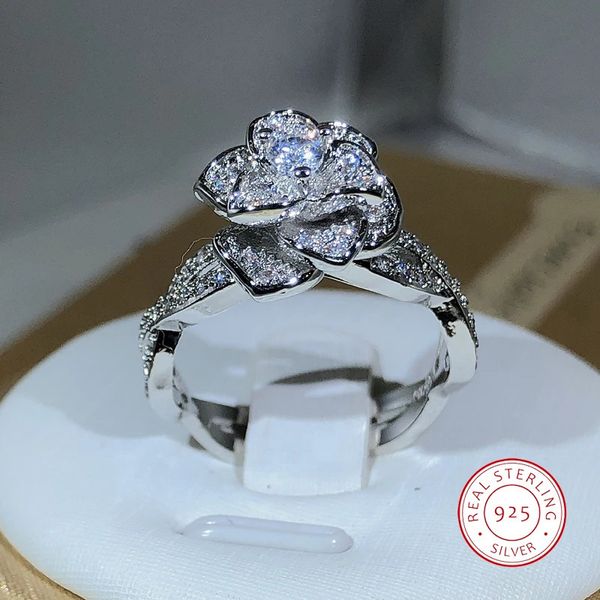 Anéis de casamento 925 prata esterlina entrelaçada tridimensional rosa anel branco zircão anel de diamante completo senhoras temperamento elegante jóias 231208