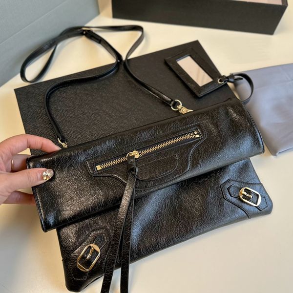 debriyaj çantaları tasarımcı kadın pochette debriyaj cüzdanları kadın motosiklet çantası çapraz gövde bayanlar moda tüm maç klasik retro pochettes cüzdan 231215