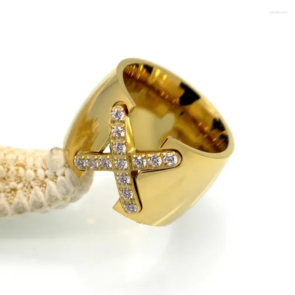 Mit seitlichen Steinen Ankunft Goldfarbe Ring Bijoux 14 mm Breite große Pave-Fassung CZ Kreuz X für Frauen trendiger Kristallschmuck Großhandel Geschenk