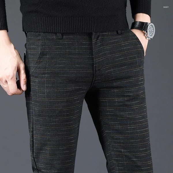 Calça masculina outono inverno escova as calças finas imitação de linho de algodão elástico pequeno negócio xadrez reto casual preto