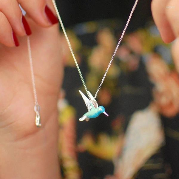 Collane con ciondolo Collana a catena con colibrì Squisiti regali di uccelli in smalto blu per gioielli da donna per l'anniversario