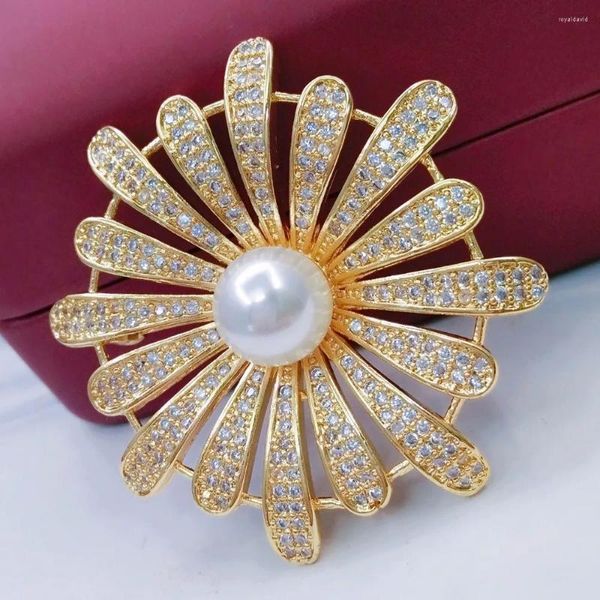 Broches-venda de alfinetes de cor dourada para mulheres, broche de flores da moda europeia, joias cz, decoração de casamento, preço de atacado