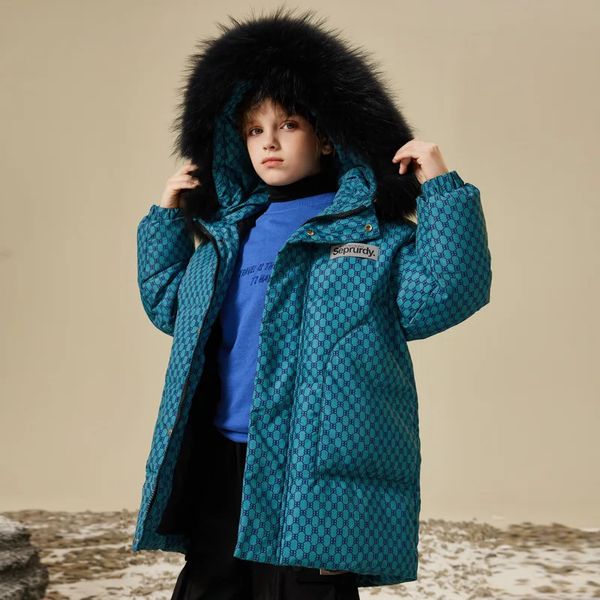 Пуховое пальто, детская зимняя одежда. Стильный термопуховик с капюшоном для мальчиков. Детское черное пальто на утином пуху. Воротник из натурального меха 231207.