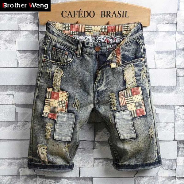 Pantalones vaqueros para hombre, pantalones cortos de mezclilla rasgados de estilo Retro para hombre, novedad de verano 2023, pantalones cortos casuales de moda con parche de agujero, pantalones cortos de marca ClothesL231208