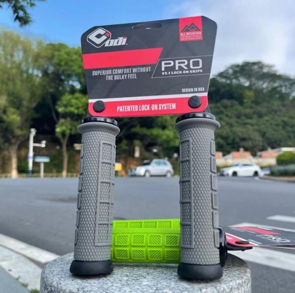 Componentes de guidão de bicicleta ODI Elite Pro V21 Lock On Grips para MTB Mountain Handlebar Alluminium AlloySilica Gel4226411