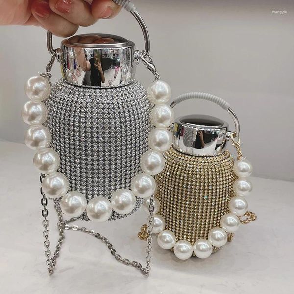 Garrafas de água de luxo diamante copo isolado de aço inoxidável mini portátil grande barriga bling diagonal cruz garrafa com corrente pérola